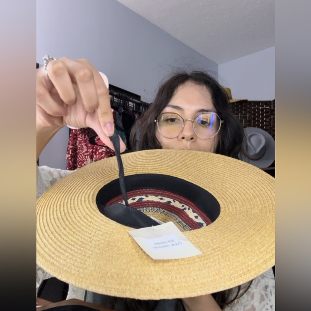 Stylish Tan and Red Women's Straw Hat - Picture 9 of 9